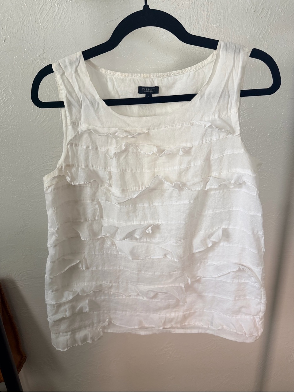 Talbots White Sleeveless Ruffle Texture Top With Lining Size 6